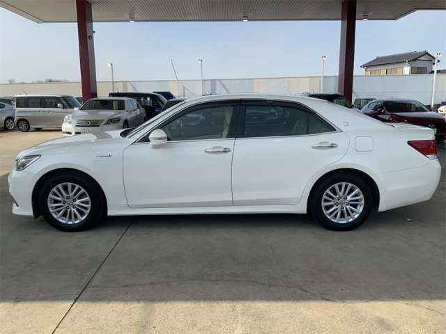 TOYOTA CROWN SEDAN HYBRID 2017 Image 31