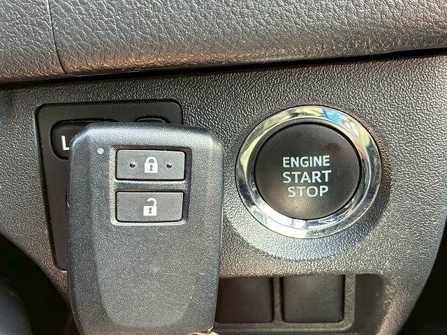 TOYOTA HIACE VAN 4WD 2021 Image 31