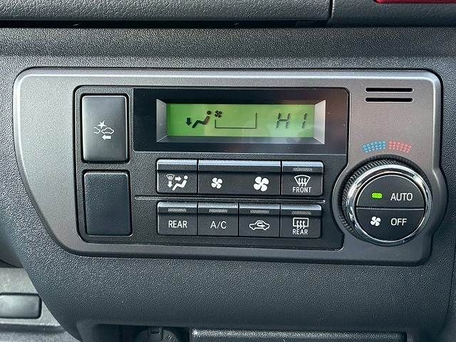 TOYOTA HIACE VAN 2WD 2021 Image 31