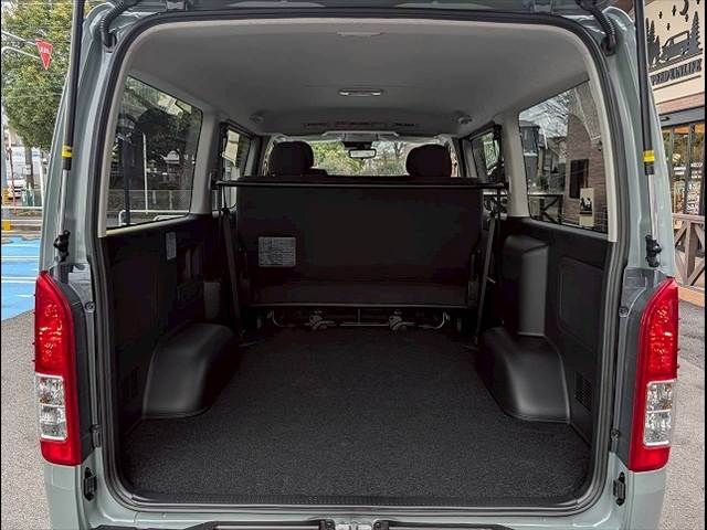 TOYOTA HIACE VAN 2WD 2026 Image 31