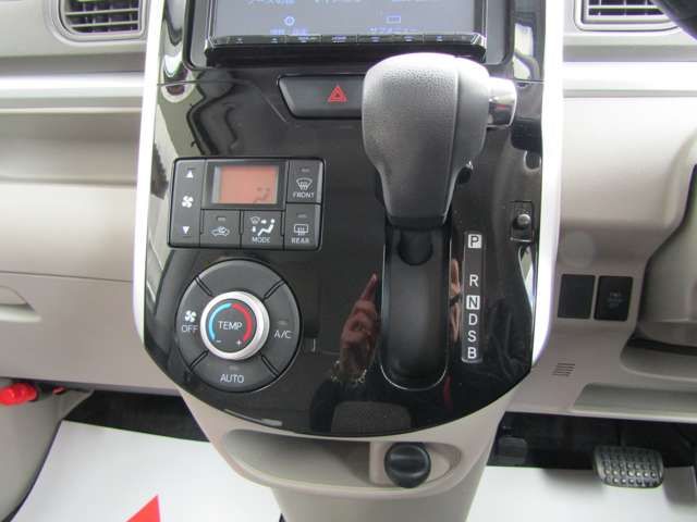 DAIHATSU TANTO 2016 Image 31