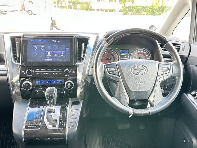TOYOTA VELLFIRE 2018 Image 31