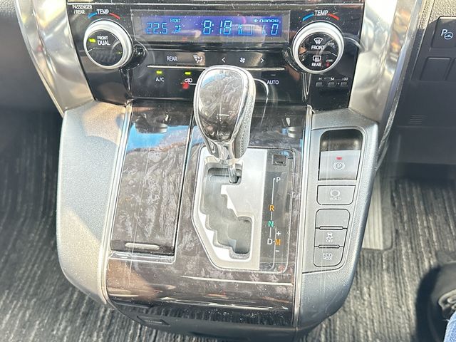 TOYOTA VELLFIRE 2018 Image 31