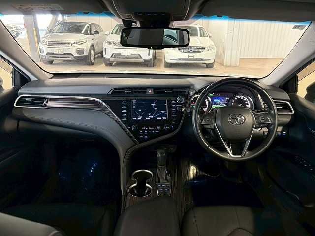 TOYOTA CAMRY HYBRID 2018 Image 31