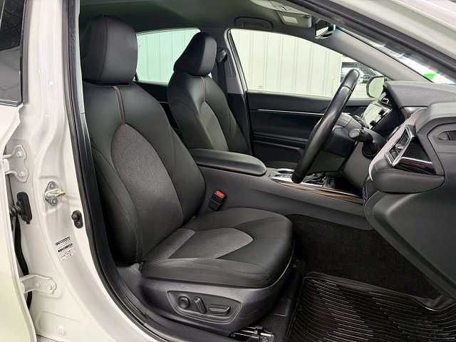 TOYOTA CAMRY HYBRID 2018 Image 31