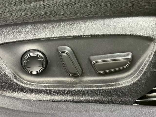 TOYOTA CAMRY HYBRID 2018 Image 31