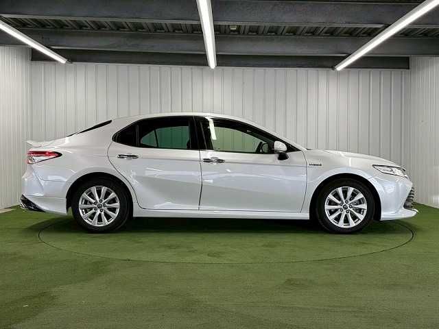 TOYOTA CAMRY HYBRID 2018 Image 31