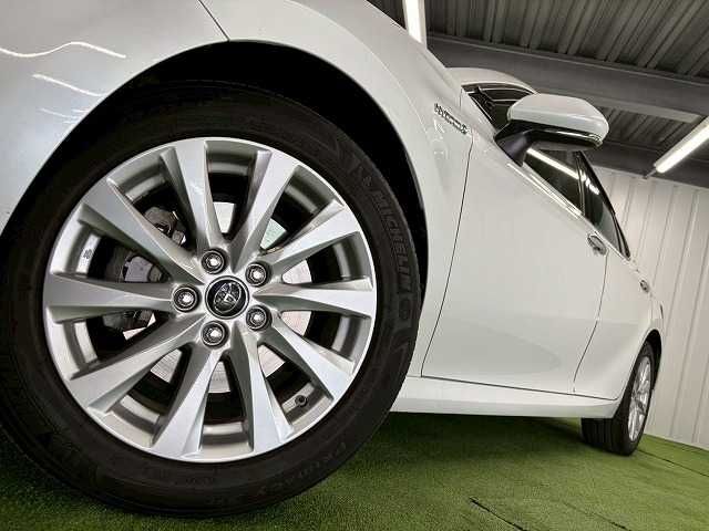 TOYOTA CAMRY HYBRID 2018 Image 31