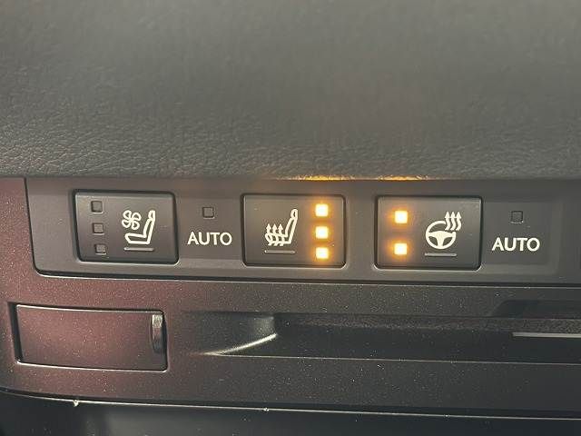 TOYOTA LEXUS ES300H 2019 Image 31