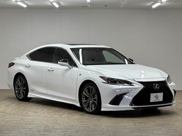 TOYOTA LEXUS ES300H 2019 Image 31