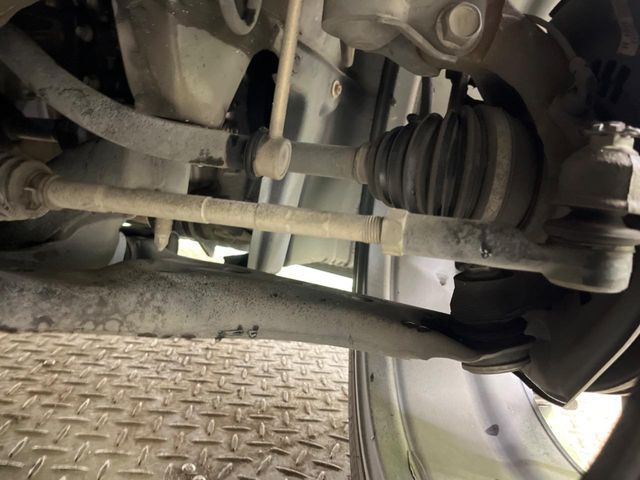 TOYOTA VOXY HYBRID 2017 Image 31