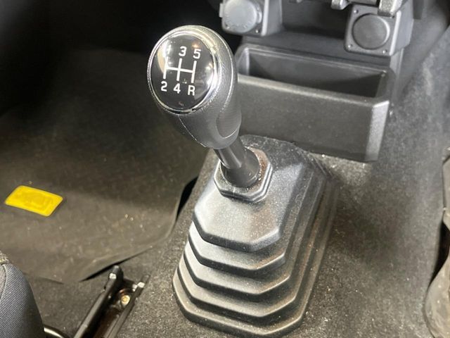SUZUKI JIMNY 4WD 2022 Image 31