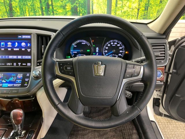 TOYOTA CROWN SEDAN HYBRID 2013 Image 31