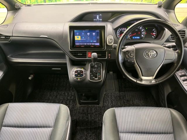 TOYOTA NOAH 2015 Image 31