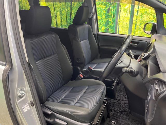 TOYOTA NOAH 2015 Image 31