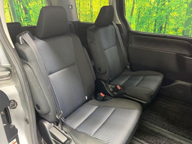 TOYOTA NOAH 2015 Image 31