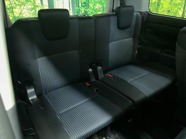 TOYOTA NOAH 2015 Image 31