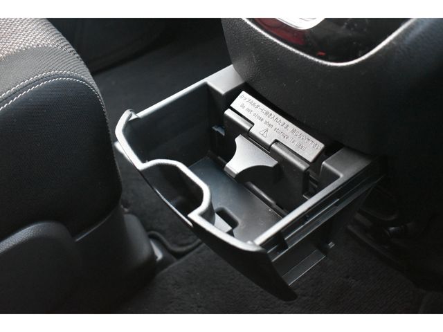 NISSAN SERENA  S-HYBRID 2014 Image 31