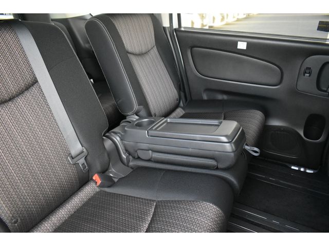 NISSAN SERENA  S-HYBRID 2014 Image 31