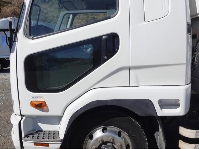 MITSUBISHI FUSOU FIGHTER 2016 Image 31