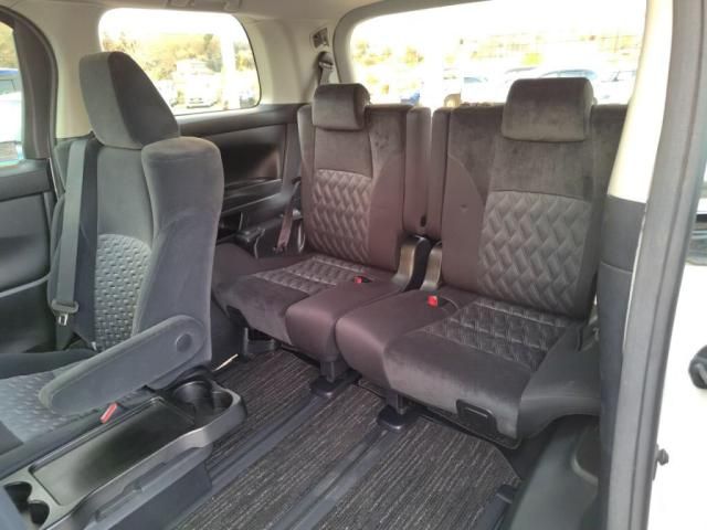 TOYOTA VELLFIRE 2018 Image 31