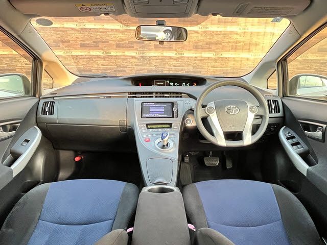 TOYOTA PRIUS 2013 Image 31