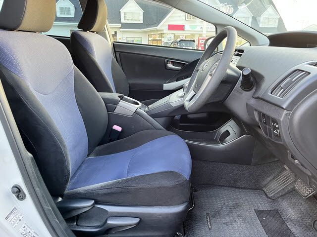 TOYOTA PRIUS 2013 Image 31