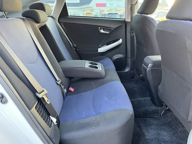 TOYOTA PRIUS 2013 Image 31
