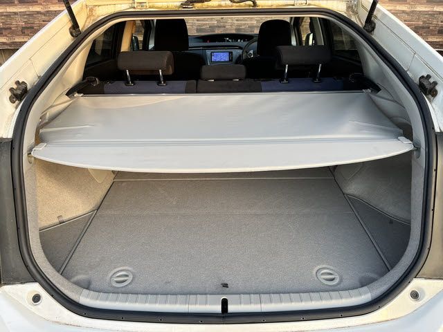 TOYOTA PRIUS 2013 Image 31