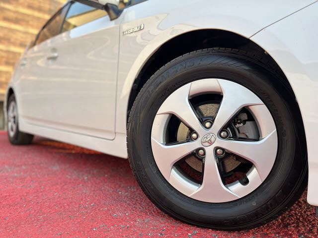 TOYOTA PRIUS 2013 Image 31