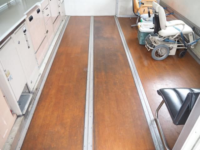 HINO DUTRO 2001 Image 31