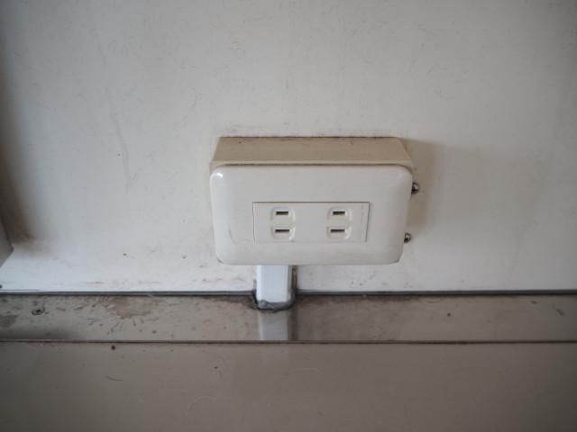 HINO DUTRO 2001 Image 31