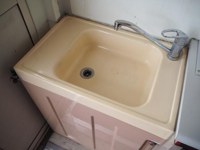 HINO DUTRO 2001 Image 31