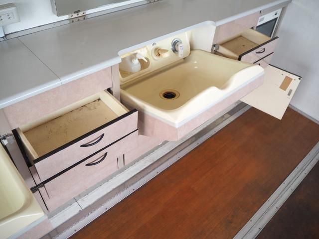 HINO DUTRO 2001 Image 31