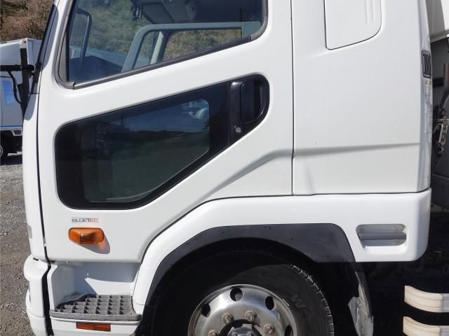 MITSUBISHI FUSOU FIGHTER 2016 Image 31