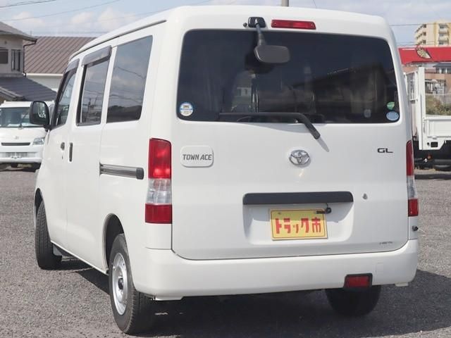 TOYOTA TOWNACE VAN 2WD 2018 Image 31