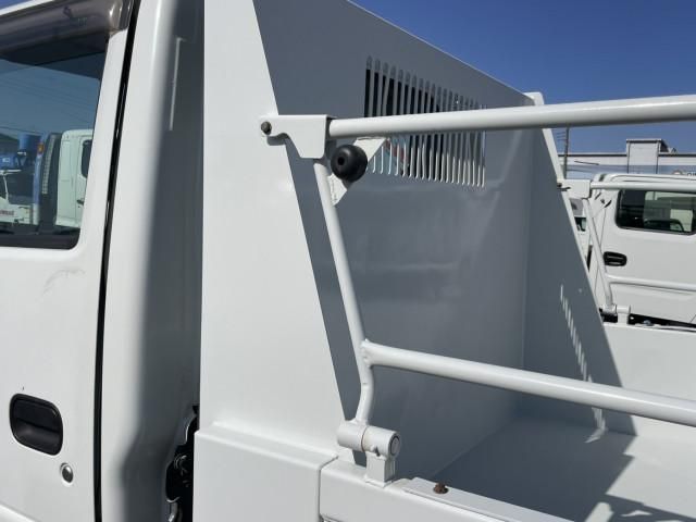 ISUZU ELF 2018 Image 31