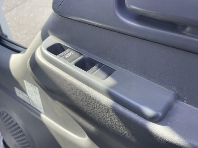 ISUZU ELF 2018 Image 31