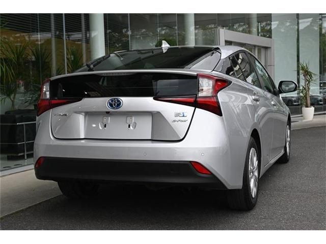 TOYOTA PRIUS 4WD 2022 Image 31