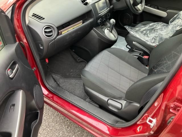 MAZDA DEMIO 2013 Image 31