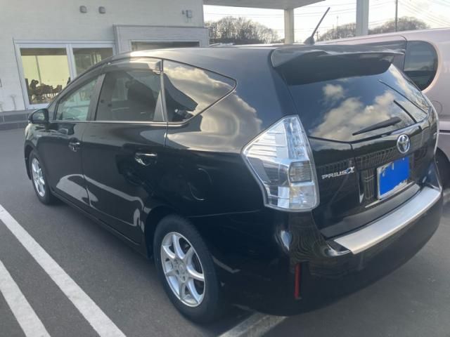 TOYOTA PRIUS ALPHA 2011 Image 31
