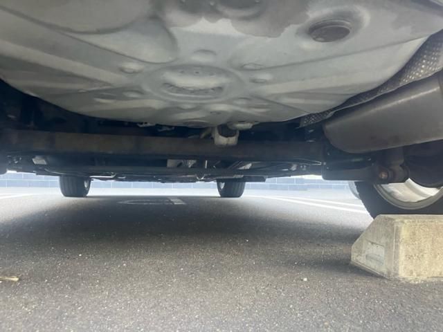 TOYOTA PRIUS ALPHA 2011 Image 31