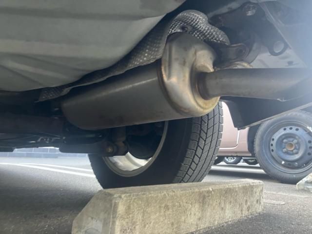 TOYOTA PRIUS ALPHA 2011 Image 31