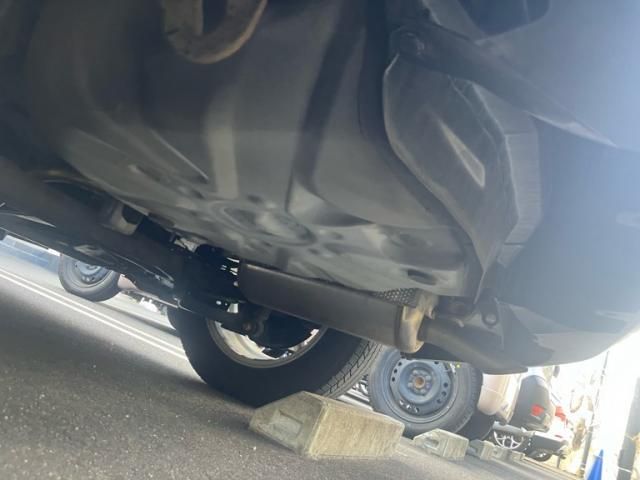 TOYOTA PRIUS ALPHA 2011 Image 31