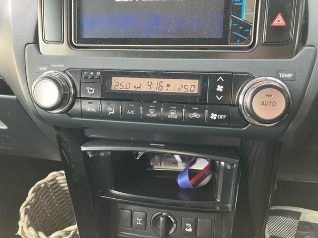 TOYOTA LANDCRUISER PRADO 2016 Image 31