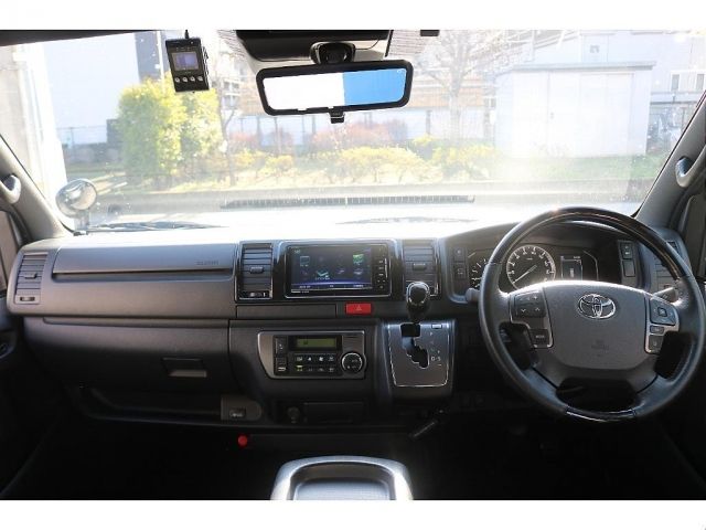 TOYOTA HIACE VAN 4WD 2022 Image 31