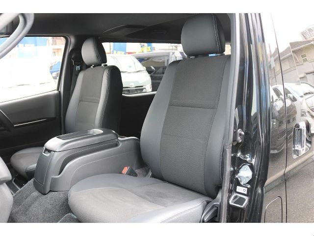 TOYOTA HIACE VAN 4WD 2022 Image 31