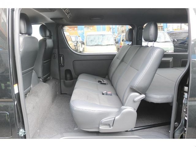 TOYOTA HIACE VAN 4WD 2022 Image 31
