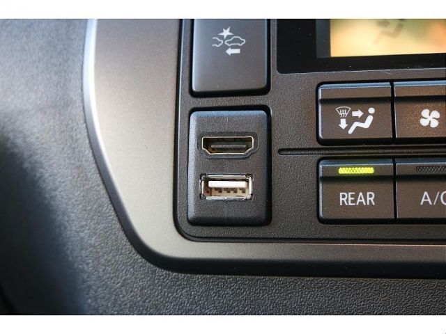 TOYOTA HIACE VAN 4WD 2022 Image 31