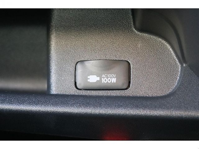 TOYOTA HIACE VAN 4WD 2022 Image 31